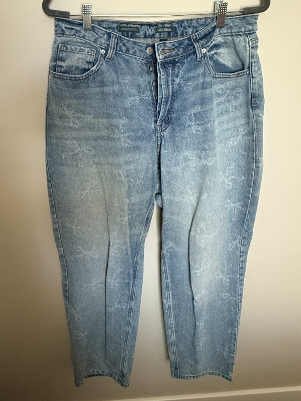 Wild Fable High Rise Curvy Straight Jeans Women’s Size 10 Light Wash Bow Print